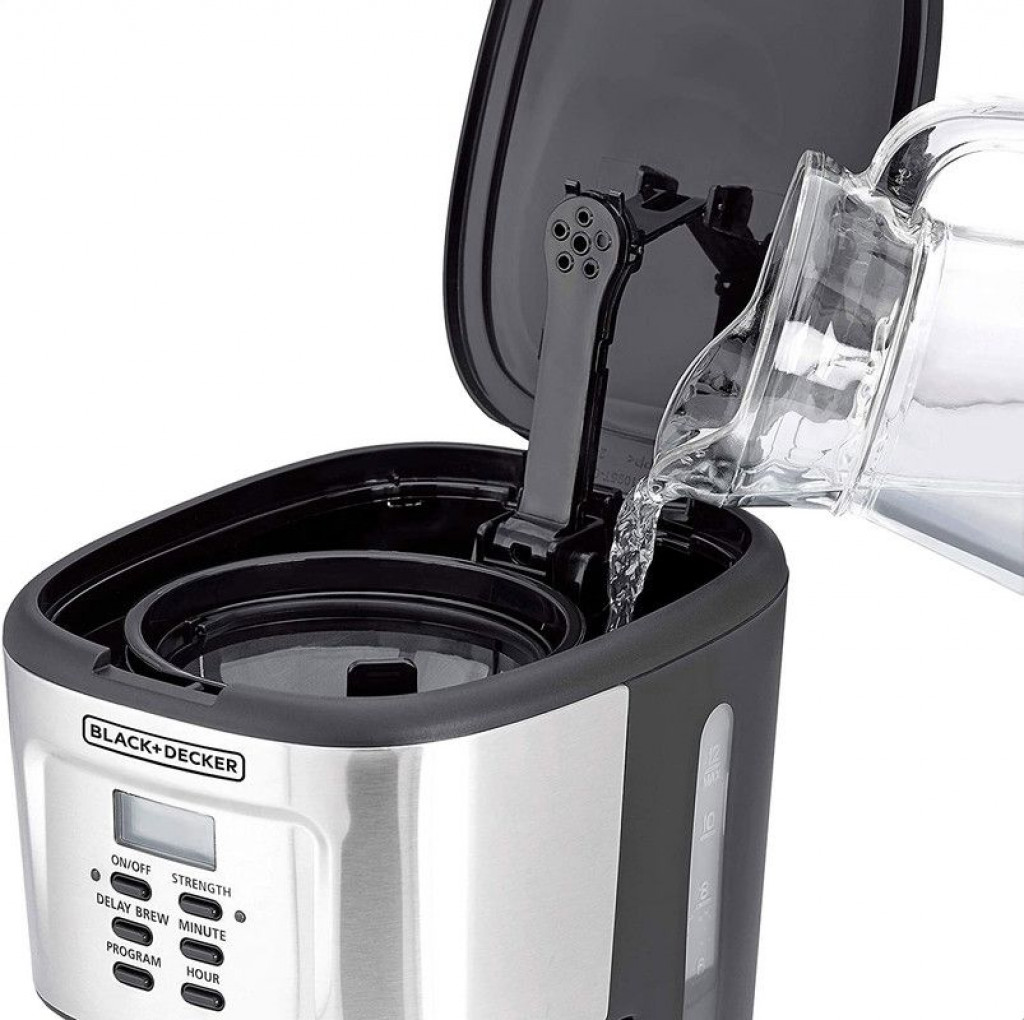 Black+Decker DCM85-B5 Coffee Maker in use