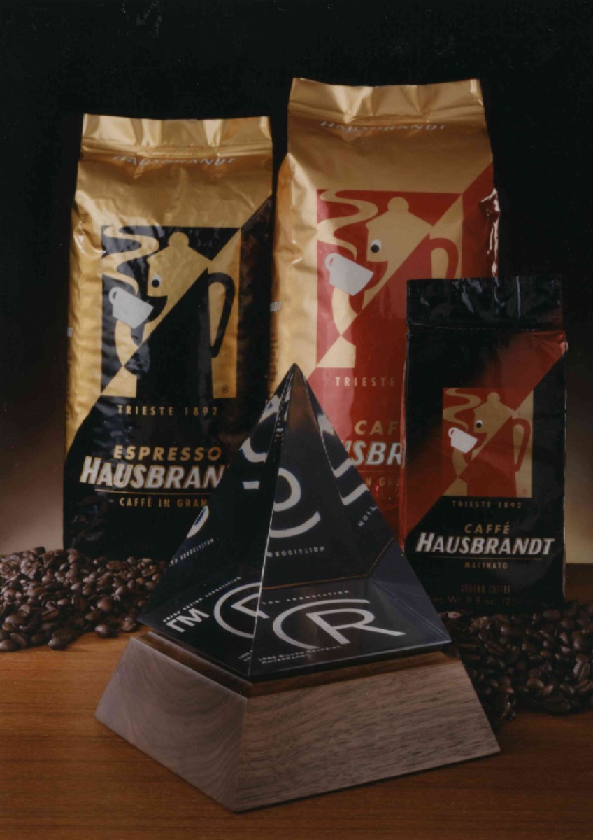 Hausbrandt Un Grande 1kg Coffee Beans - Hero
